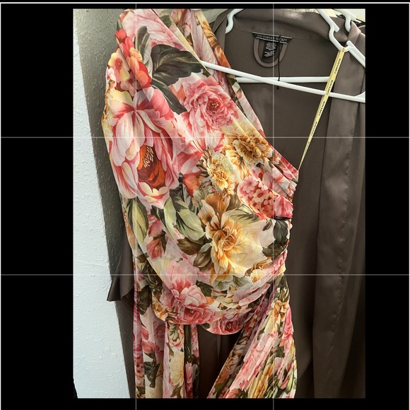 Sienna one sleeve gown by Bronx and Banco - Size Medium // Brand New, never worn - Picture 8 of 11